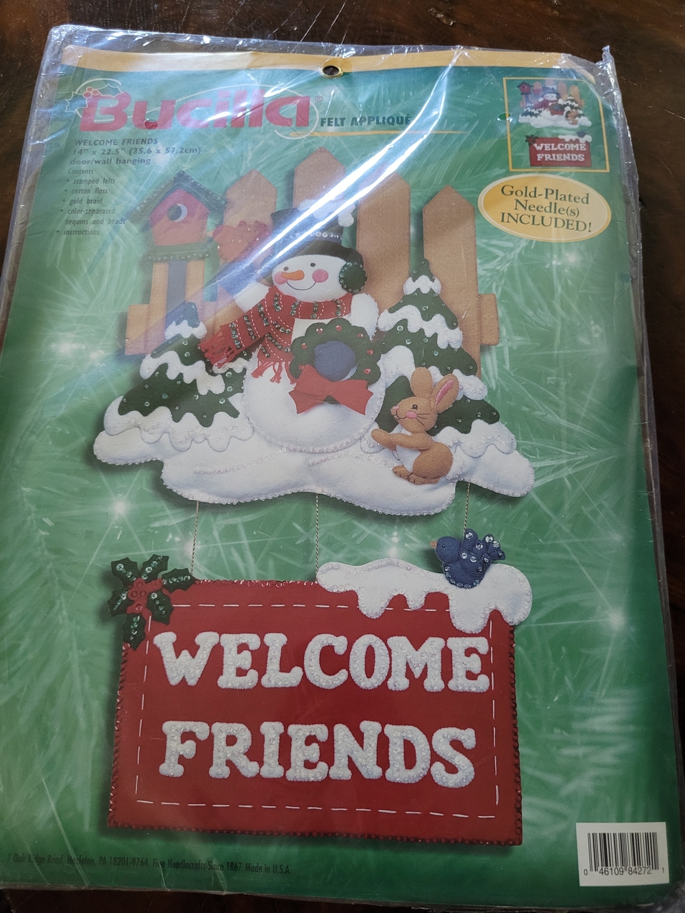 Bucilla Holiday Felt Applique Kit Welcome Friends Wall Hanging